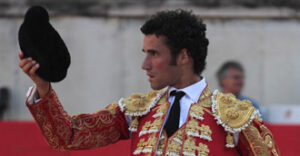 Tejela saludó la única de ovación de la tarde. (Foto: Berho)