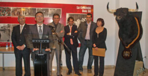 El conseller de Gobernación, Serafín Castellano, inauguró la exposición fotográfica.