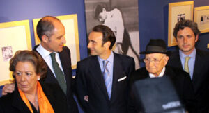 Ponce junto a Francesc Camps, Rita Barberá, Isidro Prieto y el abuelo Leandro el día de la inauguración de la exposición.