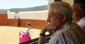 Vargas Llosa, atento a las evoluciones de Finito. Foto: ARJONA