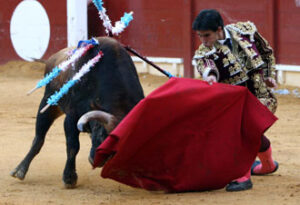 Jiménez Fortes, doblándose con el de Nazario. (Foto: Templaíto)