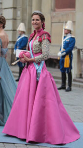 Así de torera lució la Infanta Elena en la boda real de Estocolmo. Foto: Briones