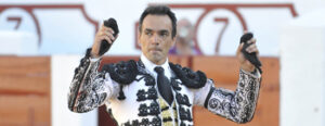 El Cid cuajó a la perfección a sus dos toros. Fotos: Julián López