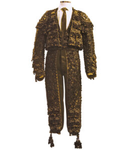 1869 - Anónimo - Raso. Punto. Tafetán. Bordado con elementos de pasamanería - Chaquetilla: 40,5 / 66 x 84,5 cm. Taleguilla: 86 x 90 cm. Chaleco: 44 x 55 cm.