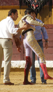 La pierna de Perera, empapada en sangre el pasado lunes en Burgos.