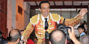 El Cid salió en volandas en Colmenar. (Foto: Carlos Pinto)