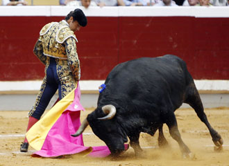 Oreja para El Fandi con el único torrestrella manejable