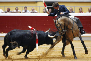 Espectacular la estampa de Hermoso sobre "Ícaro". (Foto: Arjona)