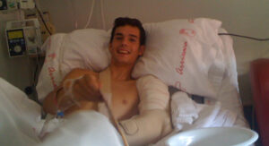 Antonio Puerta, convaleciente en el hospital.