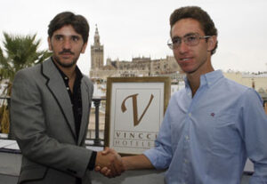 Los dos rejoneadores, en la rueda de prensa. (Foto: Arjona/Toromedia)