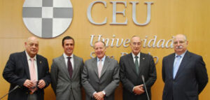 Joselito, junto a la organización y demás miembros de la mesa.