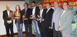 Serafín Marín, durante el acto de entrega del trofeo. (Foto: Álava)