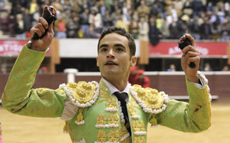 Juan Pablo Sánchez, primer gran triunfador en El Domo. (Foto: Suertematador.com)