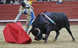 La espada deja sin puerta grande a un enorme Manzanares