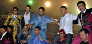Toreros y ganaderos, a hombros. (Foto: Venezuelataurina.com)