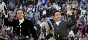 Andy Cartagena y Leonardo Hernández salieron a hombros. (Foto: Javier Arroyo)