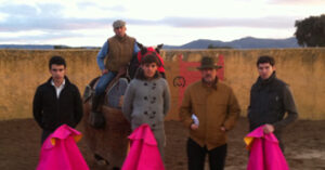 Con Rafael Finat, el Conde de Mayalde, su mayoral y picador y mis compañeros Sergio Aguilar y Miguelín.
