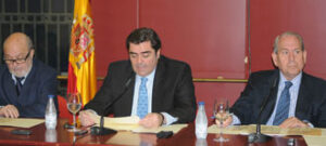 Manuel Martínez Erice, Roberto Espinosa y Carlos Abella, durante la presentación. (Foto: Julián López)