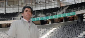 Tomás Entero empieza a dar forma a La Blanca. (Foto: Julián López)