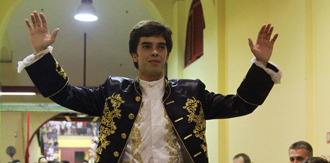 Telles y Hermoso, brillantes, Moura por la Puerta Grande