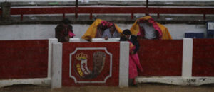 Cayó un aguacero tremendo durante la lidia del tercero (Foto: Juan Carlos Terroso)