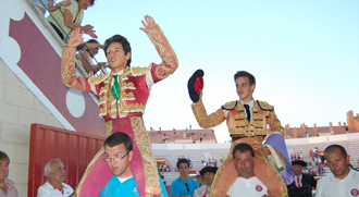 Castañeda y Caballero, a hombros en Torrejón.