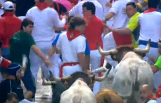 Los mozos se lucen en un último encierro rápido y limpio