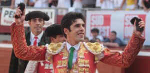 Talavante ha desorejado al tercero de la tarde. (Foto: Berho)