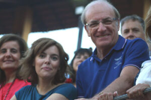 Soraya Saenz de Santamaría y el alcalde de Huelva, Pedro Rodríguez. (Foto: toroscomunicación)