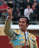 Oreja a la firmeza de David Mora en Bayona