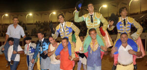 Todos a hombros en Antequera.