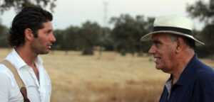 Ochoa conversa con Pablo Lozano en uno de sus días de campo en nuestro país. (Foto: Emilio Méndez)