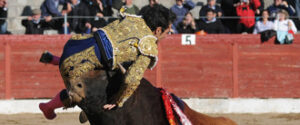 Instante de la cornada a Abad. (Foto: Julián López)