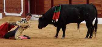 El Fandi y Salvador Vega, a hombros en Osuna