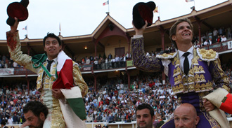 Rotundo Juli y alternativa soñada de Sergio Flores en Bayona