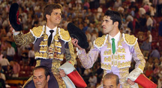 Cumbre de El Juli, a hombros con Talavante en Murcia