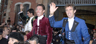 Hermoso, Moura y Leonardo, a hombros en Salamanca