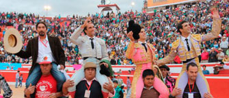 Tejela, Pinar, Delgado y el mayoral, a hombros en Chota