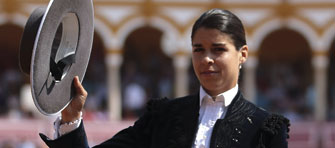 Lea Vicens vuelve a casa para doctorarse