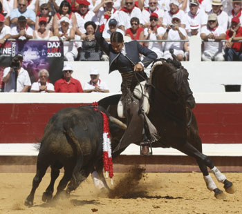 Lea vuelve a casa para doctorarse