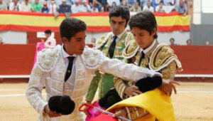 Momento de la ceremonia de la alternativa. (Foto: @infoCastella)