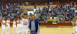 Adrián Pérez, campeón del concurso de recortes