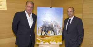 Óscar Chopera, junto al alcalde de Almería, Luis Rogelio Rodríguez-Comendador.