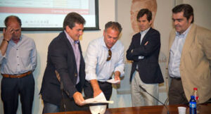 Momento del sorteo de los municipios