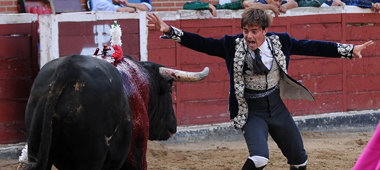 Bohórquez y Palha, a oreja por montura en el estreno de Sanse
