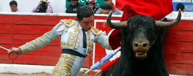 Hinojosa, Martín Campuzano y Peñaherrera, oreja en Latacunga