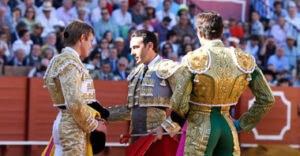 La de Javier Jiménez, en la feria de 2014, fue la última alternativa concedida en La Maestranza. (Foto: Arjona)
