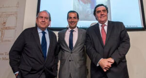Abella, Victoria y Erice, durante la presentación.