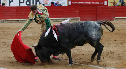 Solitaria ovación para Arturo Saldívar en Texcoco