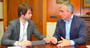 Reunión de José Cutiño con el Concejal de Fiestas, Iñaki García.